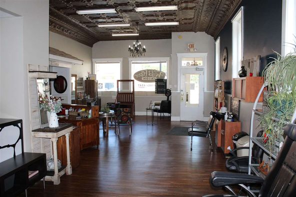 216 S Cherry St, Shell Rock, IA 50670
